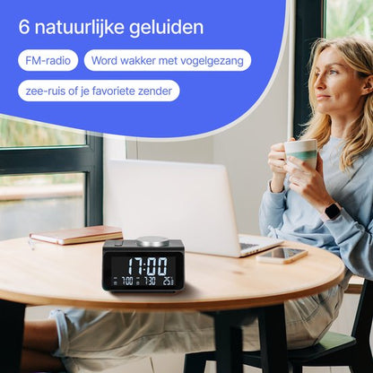 AUM® Digitale Wekkerradio – FM Radio – LED Wekker met Dimbaar Display, Dual Alarm, Snooze & 2 USB-Poorten – Temperatuurweergave – Zwart